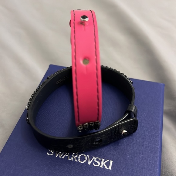 SWAROVSKI CRYSTAL LEATHER BRACELET SET 🔥🔥 - Picture 10 of 13